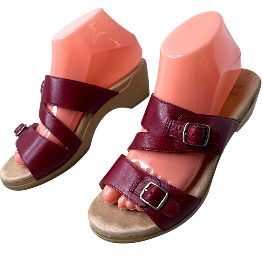 Dansko Karena Leather Buckle Strap Comfort Sandal in Red Wine Casual Women's 7.5 - Picture 3 of 13